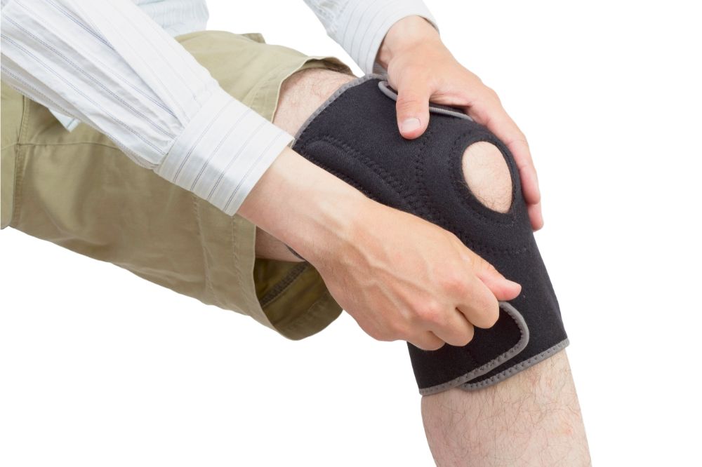 learn how tight should a knee brace be